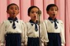 Когда усердие пугает. Фото детского хора из Северной Кореи. Старательность и дисциплина - это конечно, хорошо... 